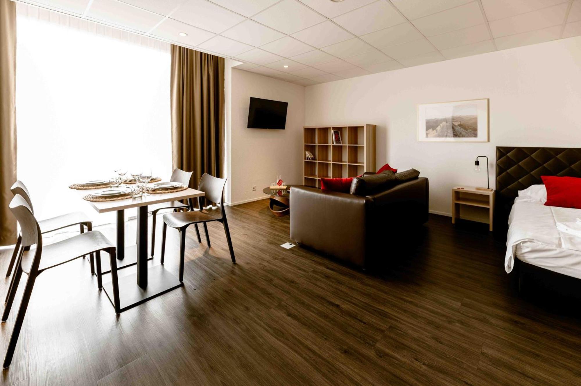 Los Lorentes Apartments Bern Airport Belp Exterior photo